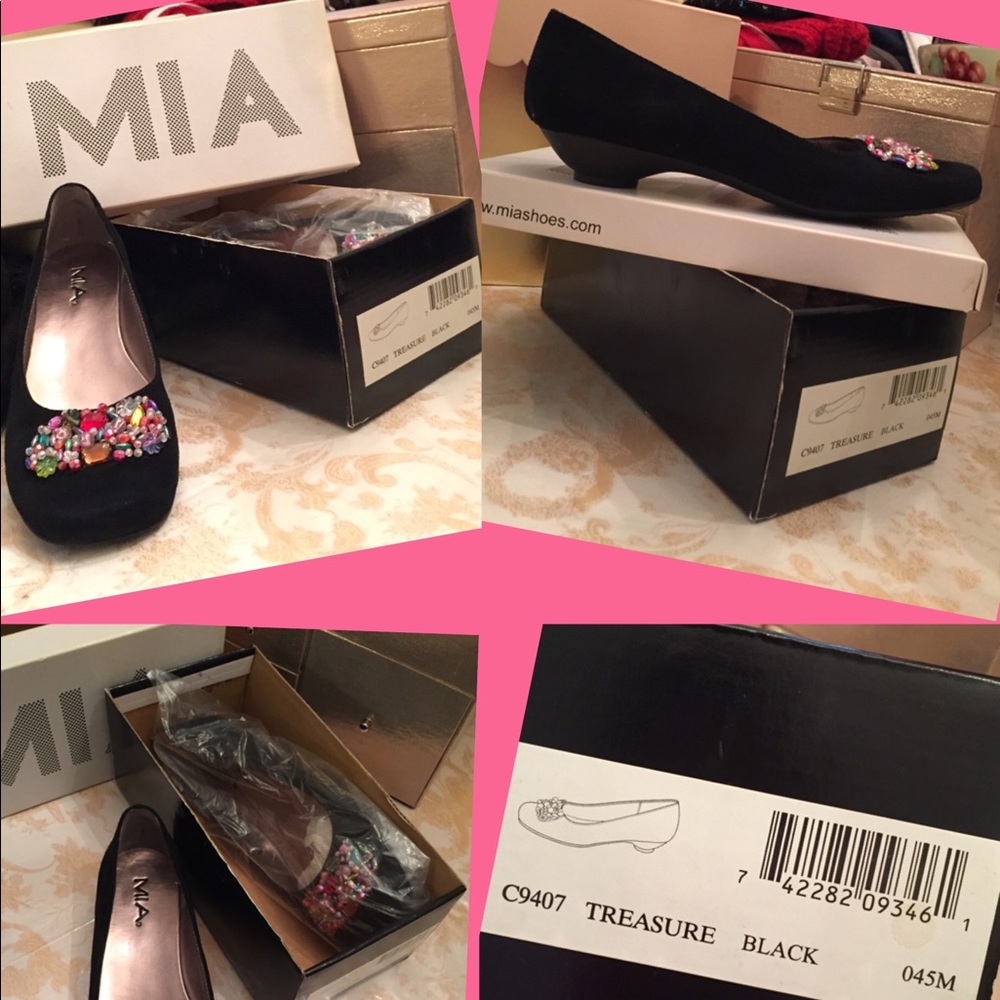 MIA Black Suede Flats. Brand New. Size 4.5